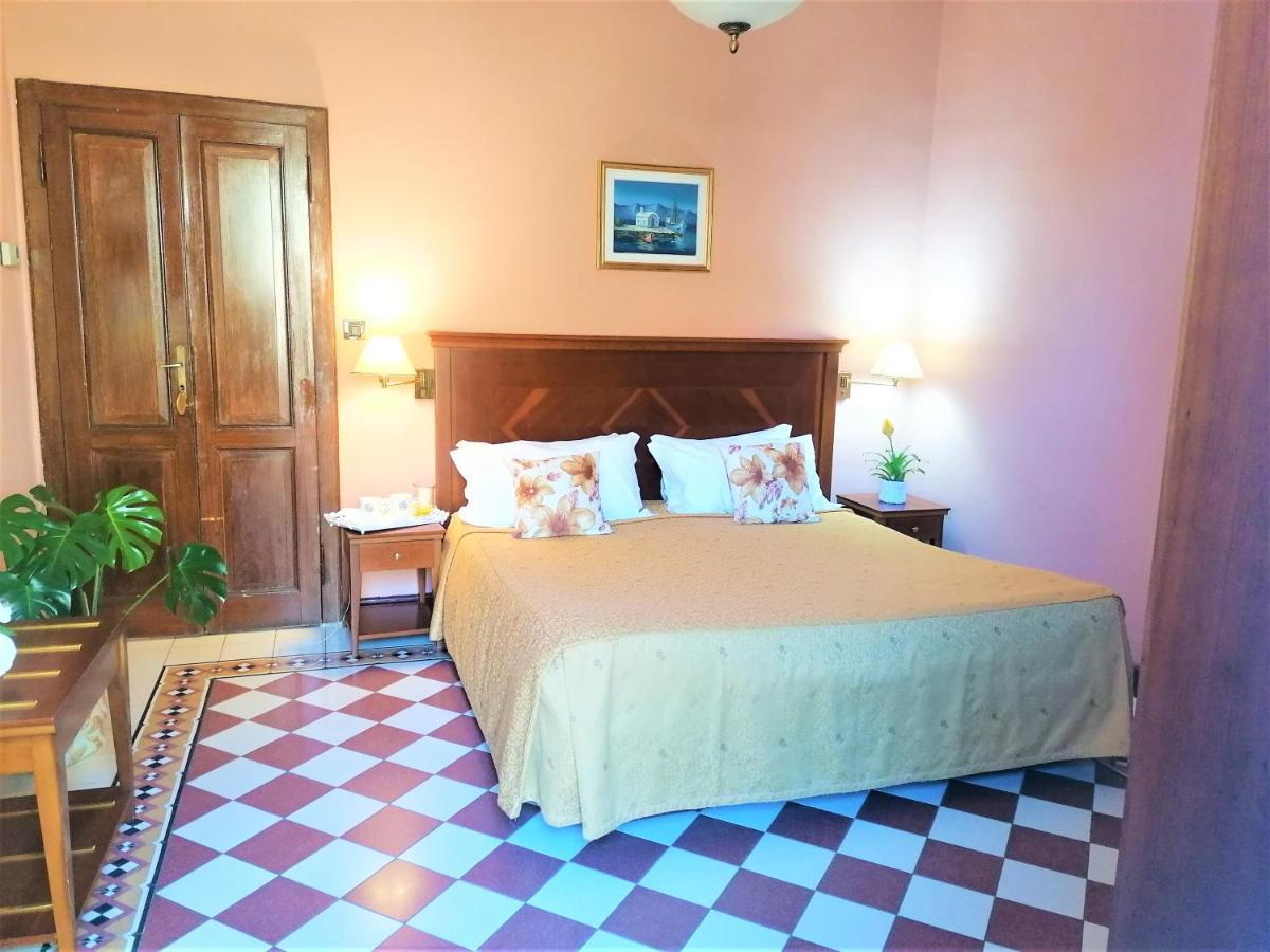 Hotel La Rondinella Cannero Riviera Exterior photo
