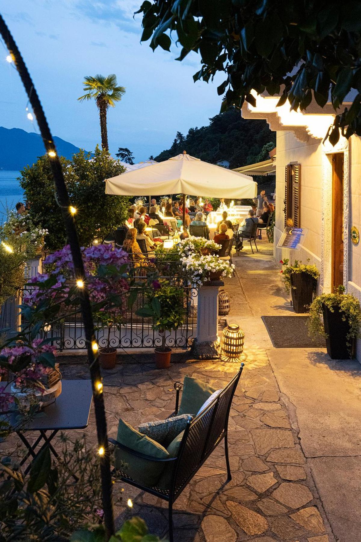 Hotel La Rondinella Cannero Riviera Exterior photo
