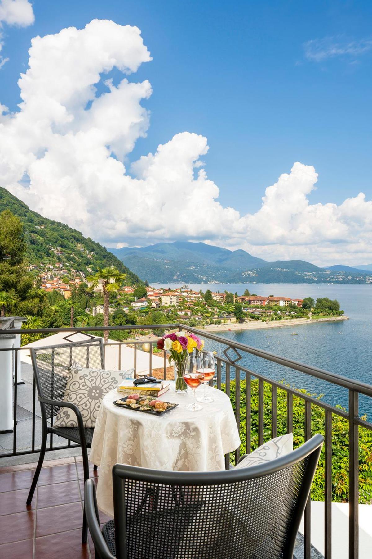 Hotel La Rondinella Cannero Riviera Exterior photo